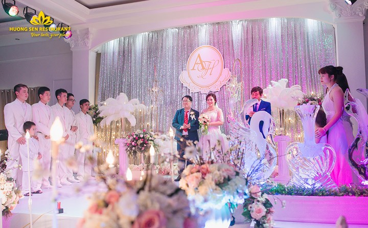 tiệc cưới Hương Sen