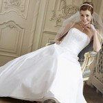 Váy cưới và những điều các cô dâu cần biết khi đi thử váy