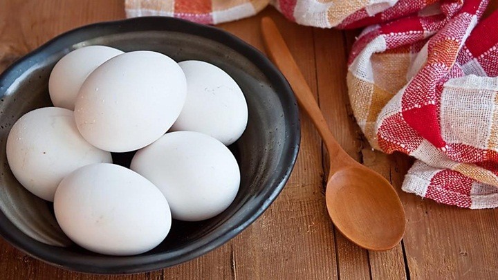 trứng cuộn xúc xích