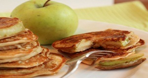 apple ring pancake 1