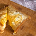 Làm bánh mì chiên trứng sốt phô mai thơm ngon đơn giản